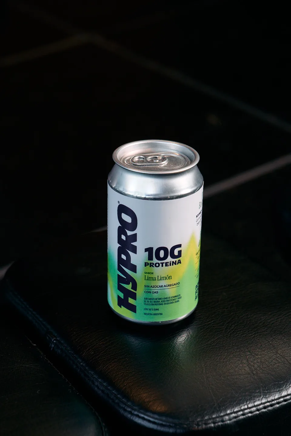 Lata de HYPRO sabor Lima Limón, 10g de proteína, sin azúcar agregada